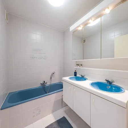On The 4th Floor, Cleaning Included Apartment *